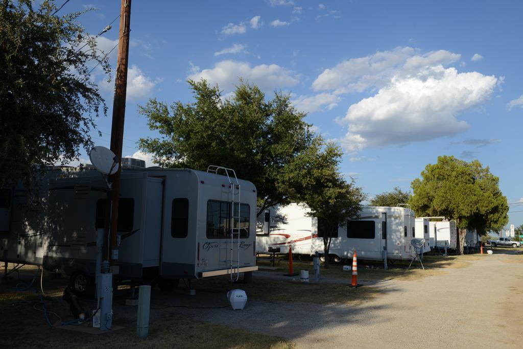 Albany Inn & Rv Campground Экстерьер фото